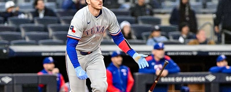 Rangers C Jonah Heim leaves game vs. Yankees due to hand injury