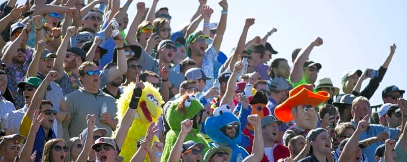 Chaos of 'Coliseum' all part of charm at WM Phoenix Open