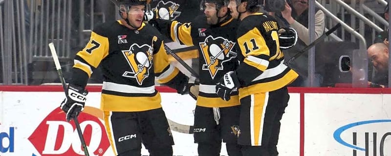 Penguins&#39; Sidney Crosby scores 1,700th point in win vs. Blues