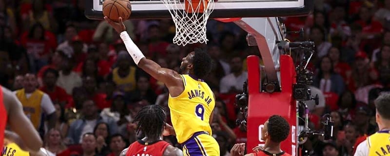 Lakers pull out OT win over Rockets, move to verge of sweep