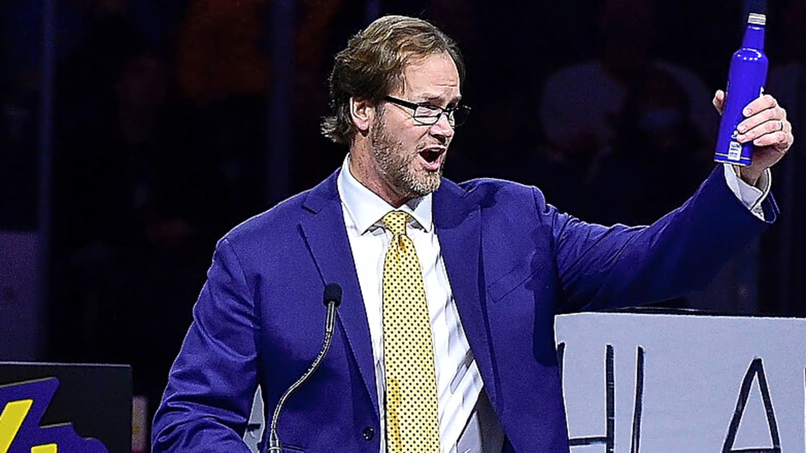 Kevin Lowe rips Chris Pronger and his Oilers trade 'rewrite'