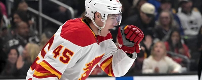 Flames re-sign Sam Morton to one-year, two-way contract