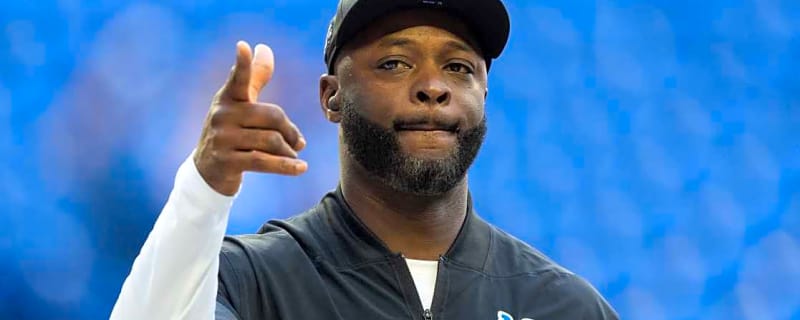 Colts legend Reggie Wayne is looking to some of his former teammates to help his high school son improve his game