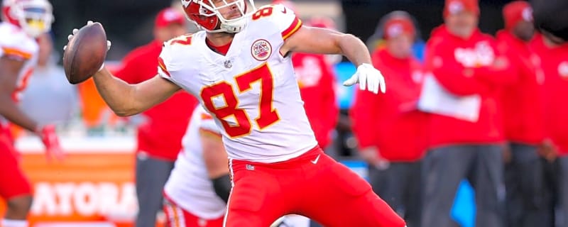 Who is Kansas City Chiefs' emergency backup quarterback in Week 16 — Travis Kelce makes sense, but other options could be favored