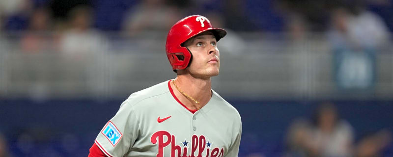 Phillies share update after Max Kepler leaves game