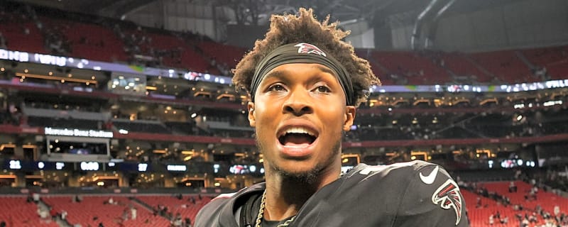 Falcons WR to miss time after suffering shoulder injury