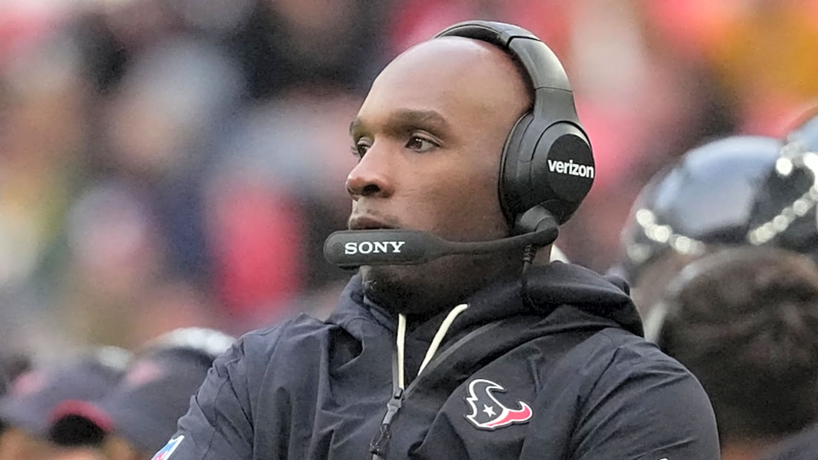 Defense lets Texans down again as season starts to slip away