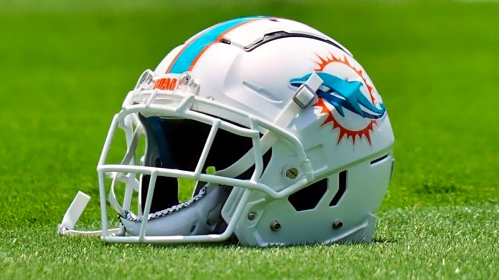 Dolphins announce shocking head-coaching hire