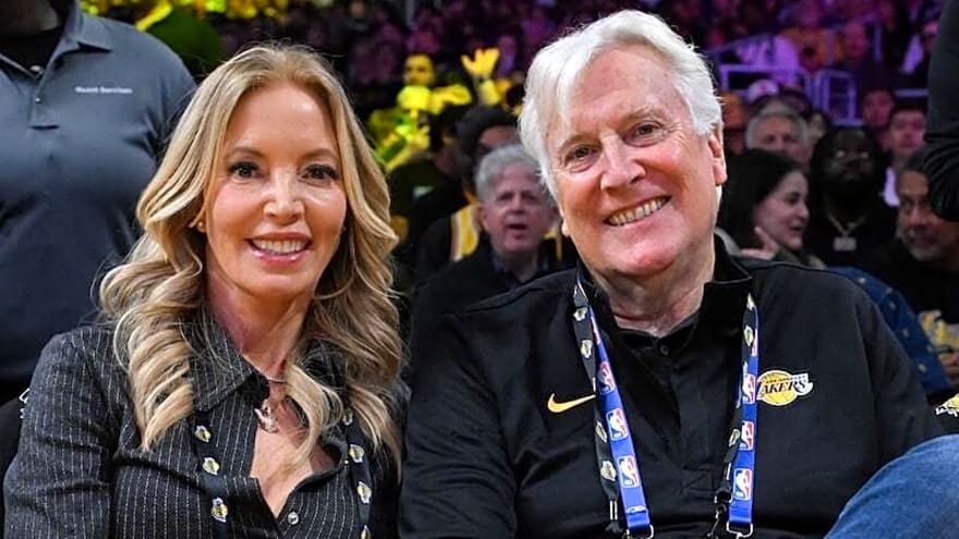  Jeanie Buss Believes Dr. Jerry Buss Would Have Supported Sale To Mark Walter