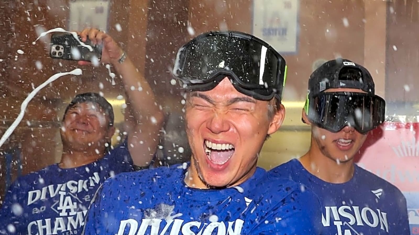  Yoshinobu Yamamoto Named National League Pitcher Of The Month For September