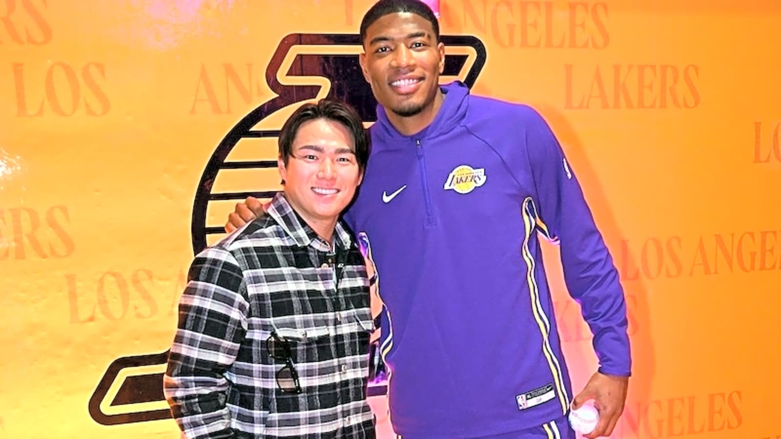  Yoshinobu Yamamoto Meets Rui Hachimura At Lakers Game