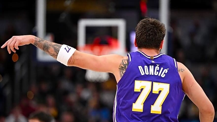 Luka Doncic Scores 43, Lakers End Road Trip With Win Over Pacers