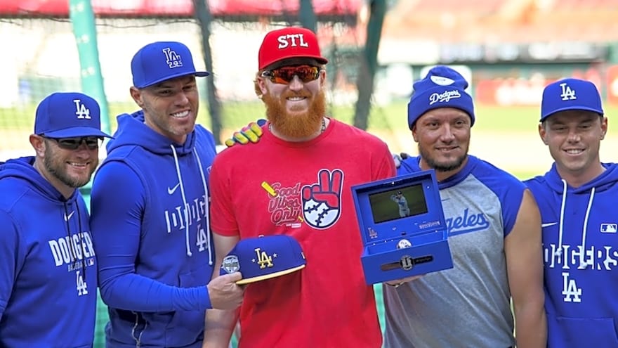 Dustin May Receives 2025 World Series Ring From Dodgers