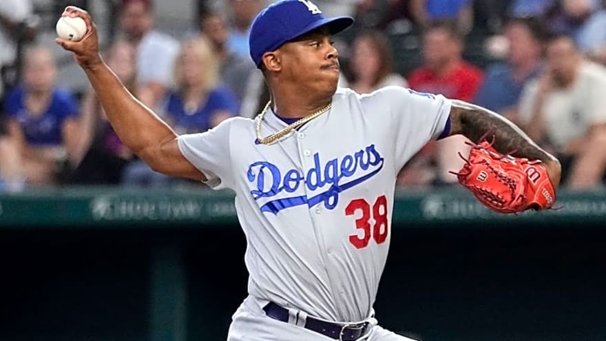 Dodgers Sign Yency Almonte To Minor League Contract