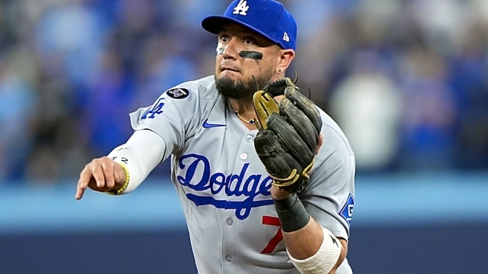  Miguel Rojas Re-Signed To 1-Year Contract