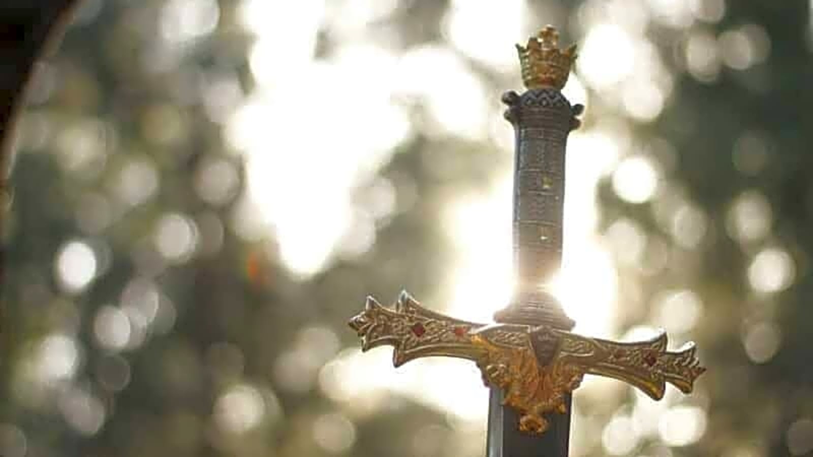 Tarot Deep Dive: Understanding the Suit of Swords