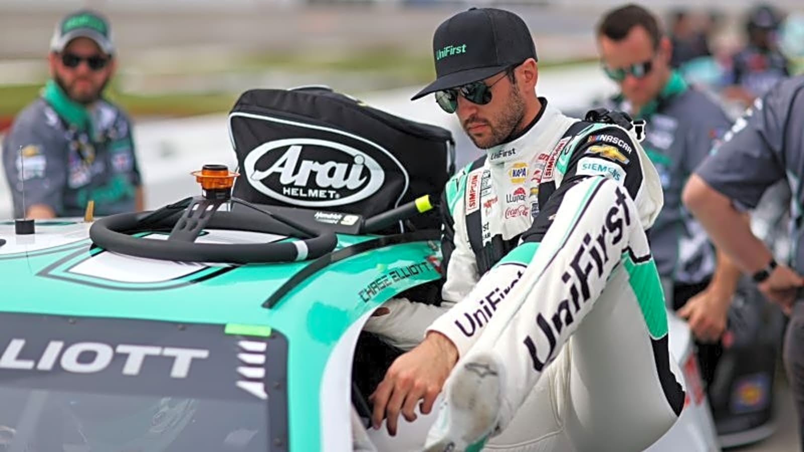 Chase Elliott’s Championship Dreams Crushed at Richmond in Devastating Multi-Car Wreck