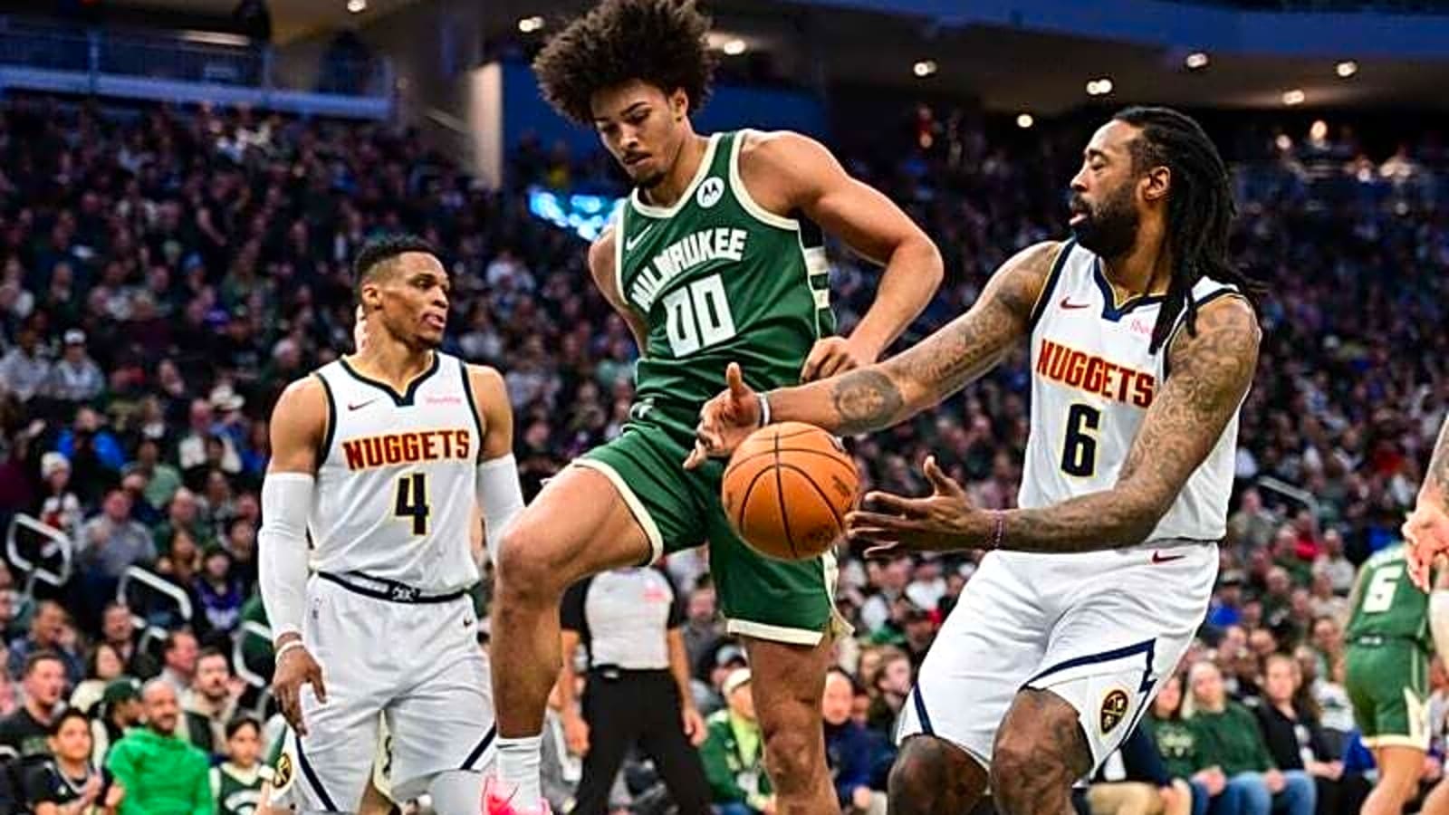 Milwaukee Bucks Bring Back Center Jericho Sims On a 2-Year Deal