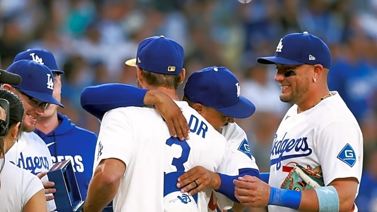 Chris Taylor 'humbled' by celebration at Dodger Stadium