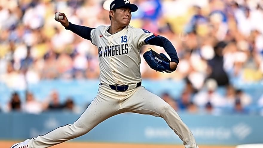 Dave Roberts Impressed With Yoshinobu Yamamoto’s Durability