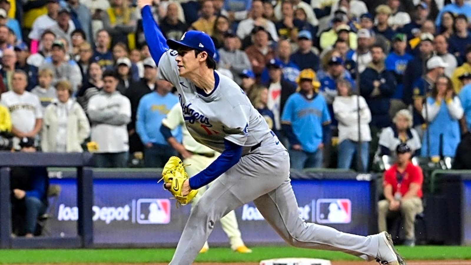 Dodgers NLCS: Roki Sasaki’s Drop In Velocity Being Monitored