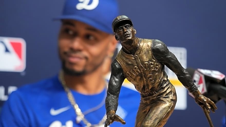 Mookie Betts & Justin Turner Share What It Means To Win Roberto Clemente Award