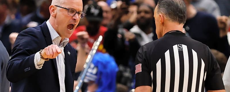 Dan Hurley’s History With Referee for UConn–Michigan Game Looks Bad
