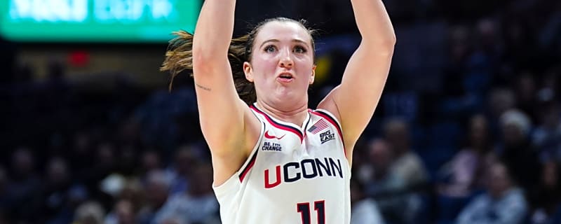 Allie Ziebell leads No. 1 UConn women to latest rout