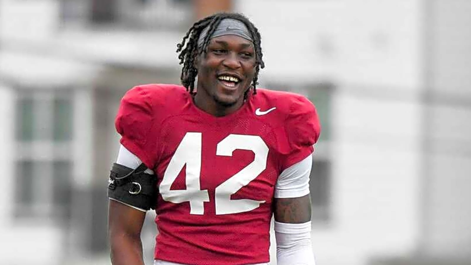 Former 5-Star establishing role as Wolf LB for Alabama