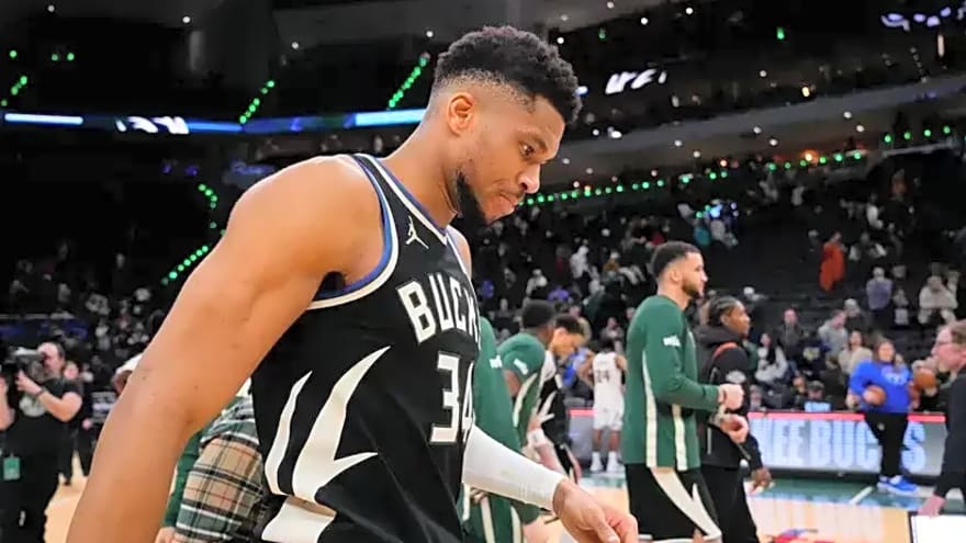 Bucks End Four-Game Skid Behind Giannis Brilliance, Beat Jazz 113-99