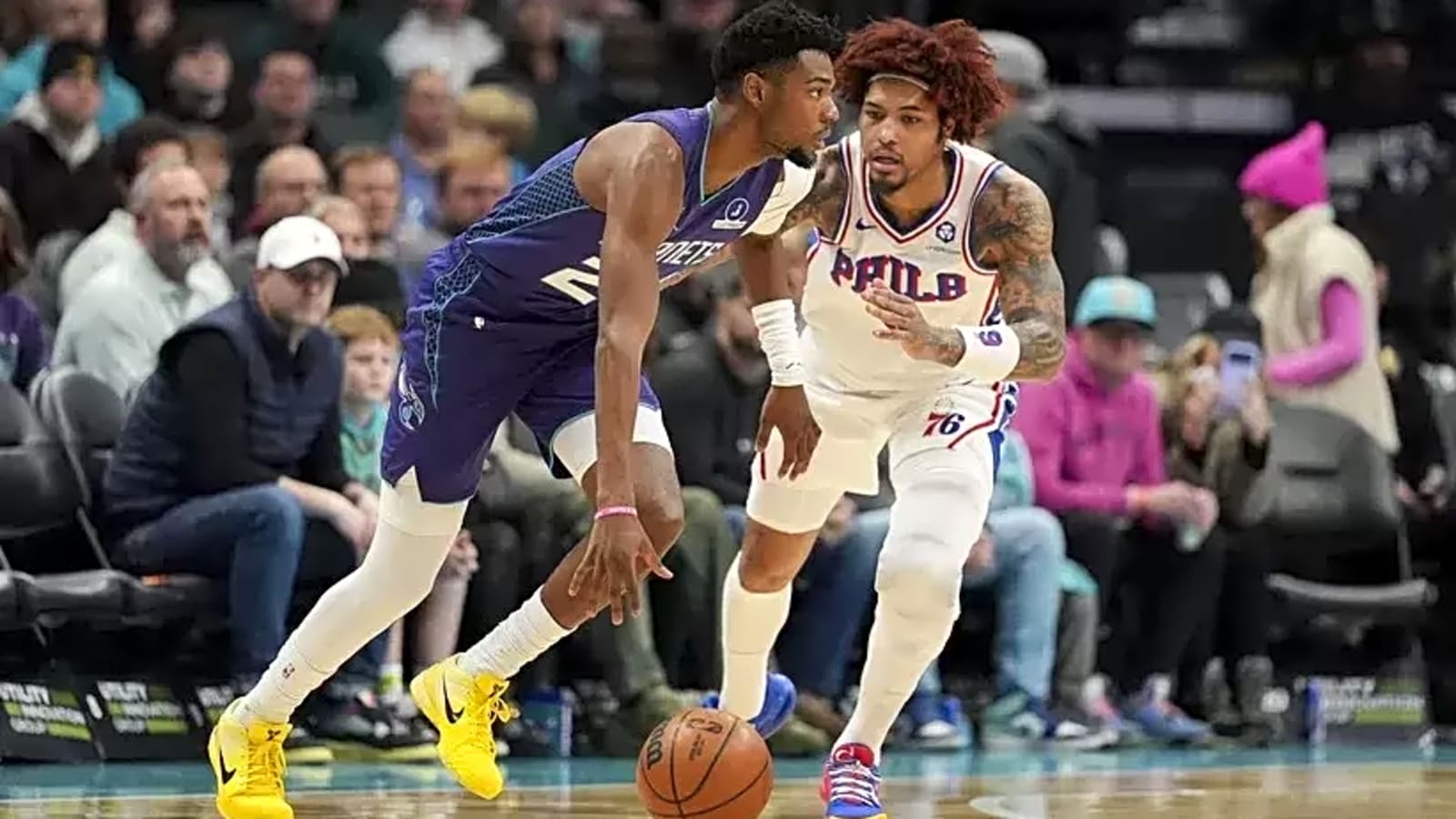 Hornets Sting Hawks for 9th Straight Win