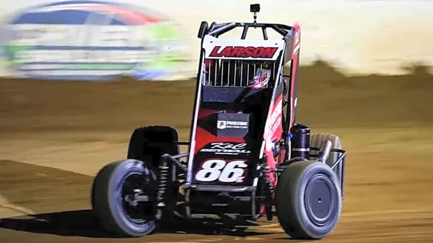 The Golden Driller Slips Away: How Kyle Larson’s Chili Bowl Run Ended in Heartbreak