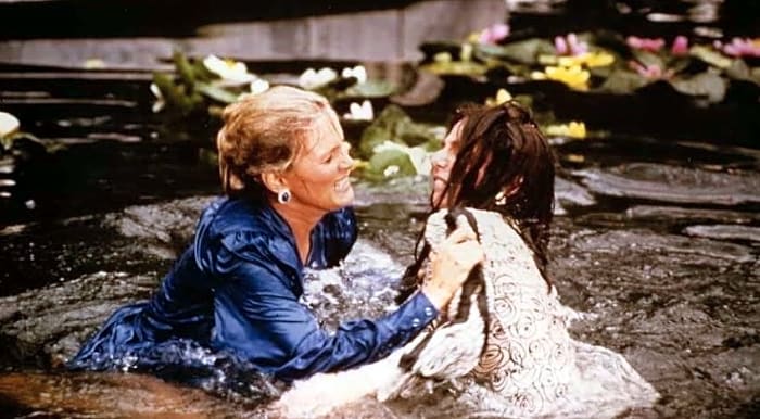 Joan Collins and Linda Evans