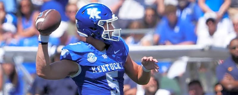 Mark Stoops Comments on Kentucky QB Zach Calzada After &#39;Frustrating&#39; Win Over Toledo