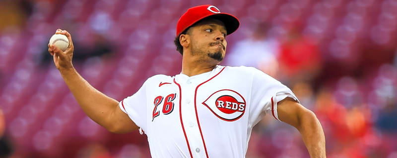 Reds' Chase Burns builds on last season's momentum in 2026 debut