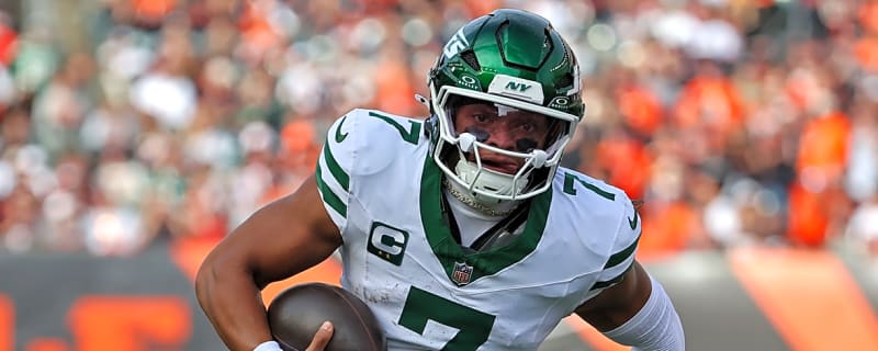 Jets' Glenn praises Fields for handling of awkward situation