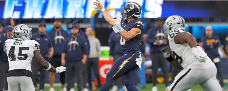 Chargers Reveal Justin Herbert’s Cast Amid Return To Practice After Surgery