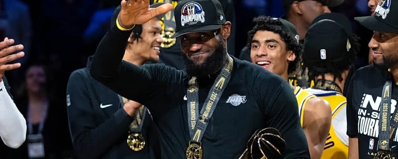 NBA Legend Offers Lakers 2-Edged LeBron James Warning