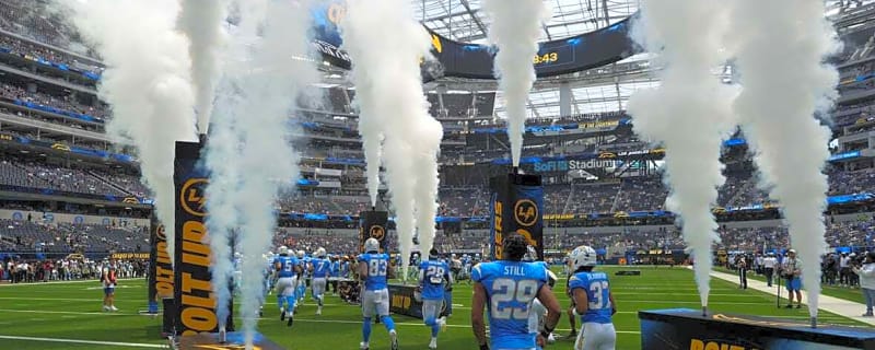 2 Longtime Chargers Vets Now Face Off For Last Roster Spot In Critical Position Battle