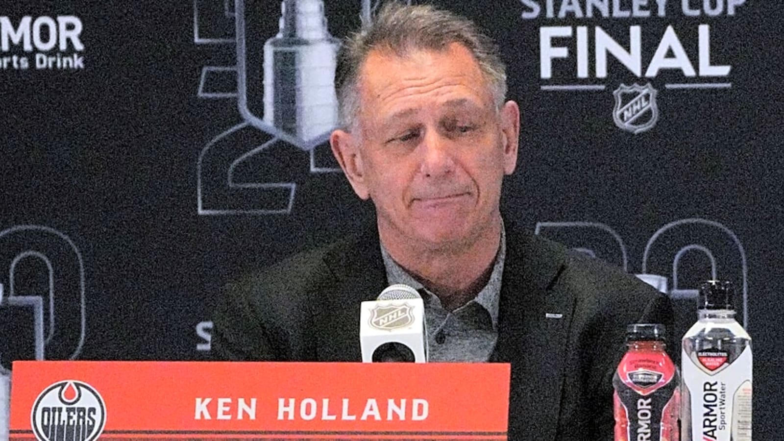 Islanders have four-time Stanley Cup winner in mind to fill GM role