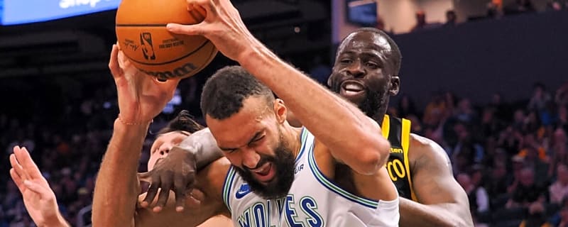 Timberwolves&#39; Chris Finch Warns NBA Refs Before Game 1 vs. Warriors