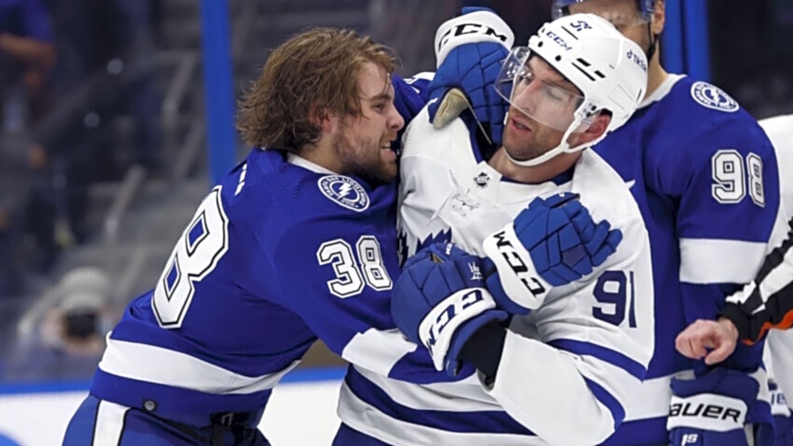 Maple Leafs' John Tavares expected to play in Game 5 after being in concussion protocol