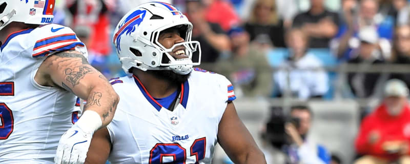 Bills&#39; Ed Oliver gives fans something to cheer about just moments after devastating injury was confirmed
