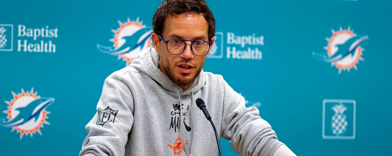 Mike McDaniel provides injury updates on Austin Jackson and Cam Smith on Sunday