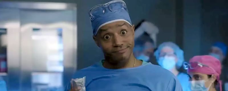 'Scrubs' trailer has dumb interns and preemie warmer nachos