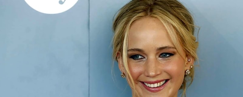 Jennifer Lawrence Reveals the Insane, Bizarre Way She Pranked Robert Pattinson