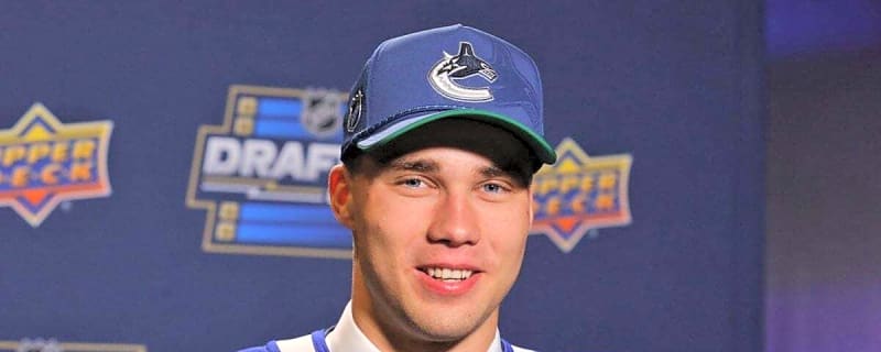 3 NHL Players Comparable to Canucks’ Adam Novotný
