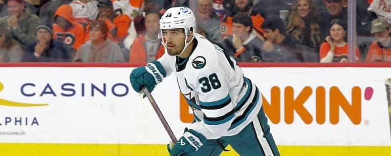 Chicago Blackhawks Need to Sign Mario Ferraro