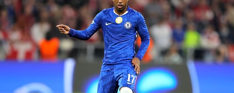 Man United asked about surprise Chelsea star in the summer and are still interested