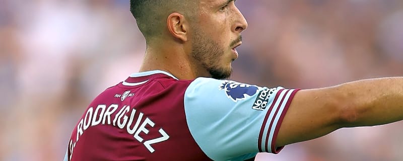 Experienced West Ham ace set for showdown talks over future next week